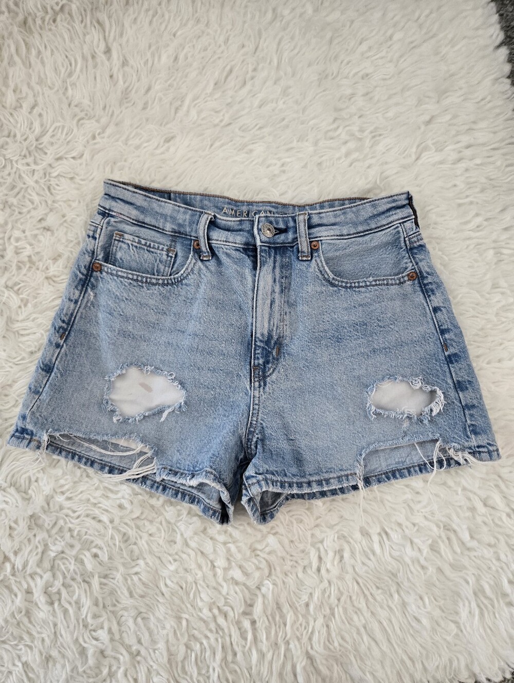 American Eagle Distressed Denim Mom Shorts. Size 6.